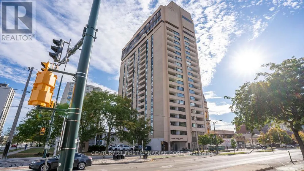 2207 - 389 DUNDAS STREET, #2207