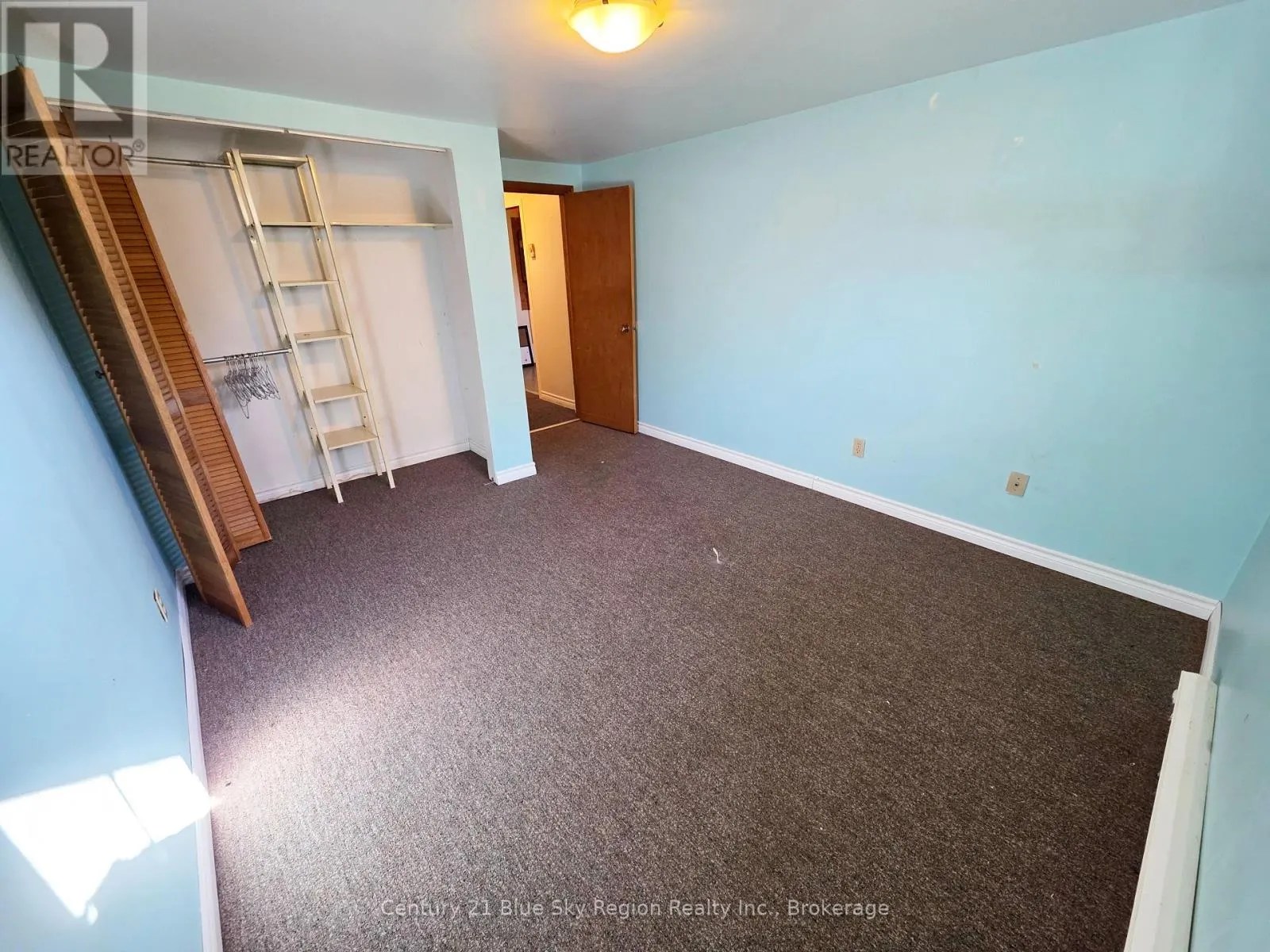 15 MASSEY DRIVE