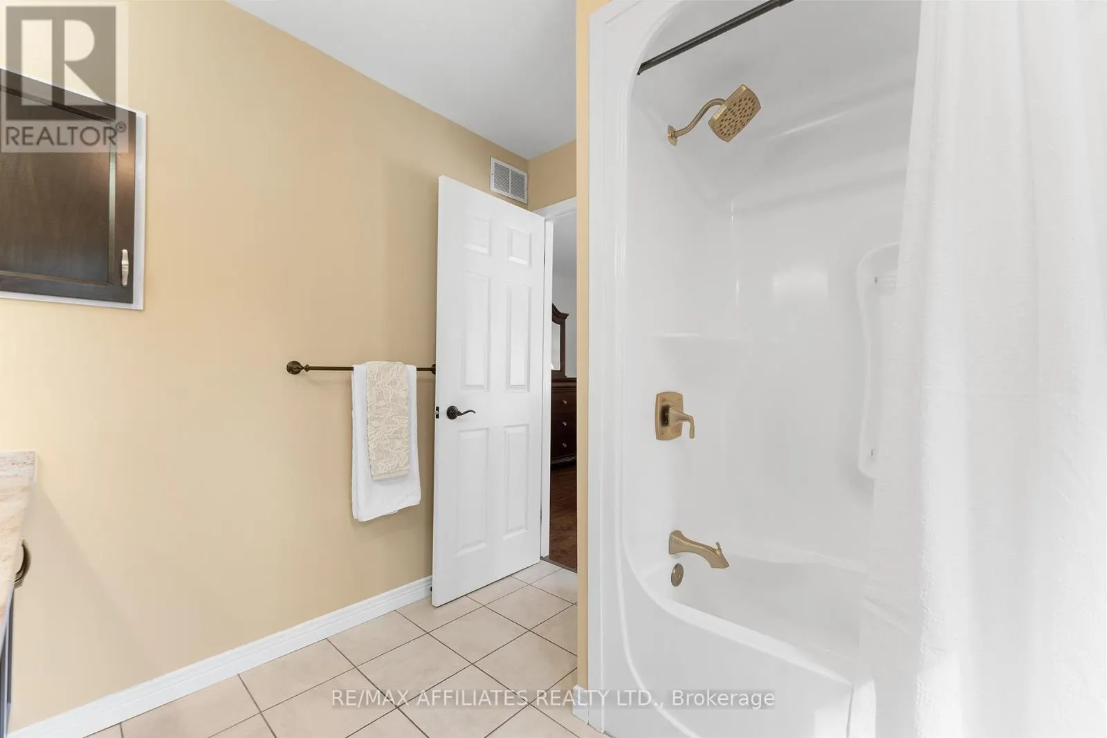 14 PANANDRICK VIEW DRIVE