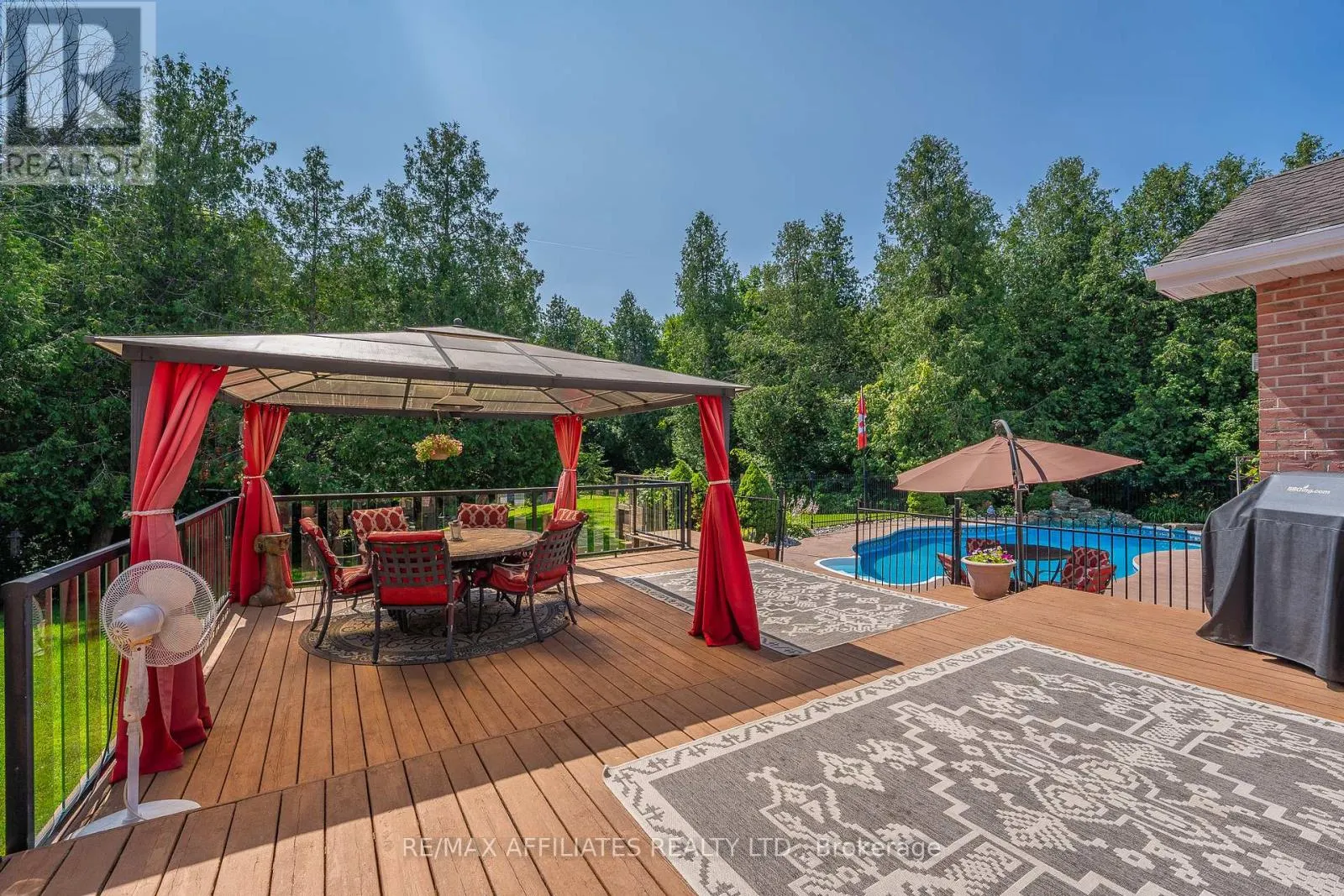 14 PANANDRICK VIEW DRIVE