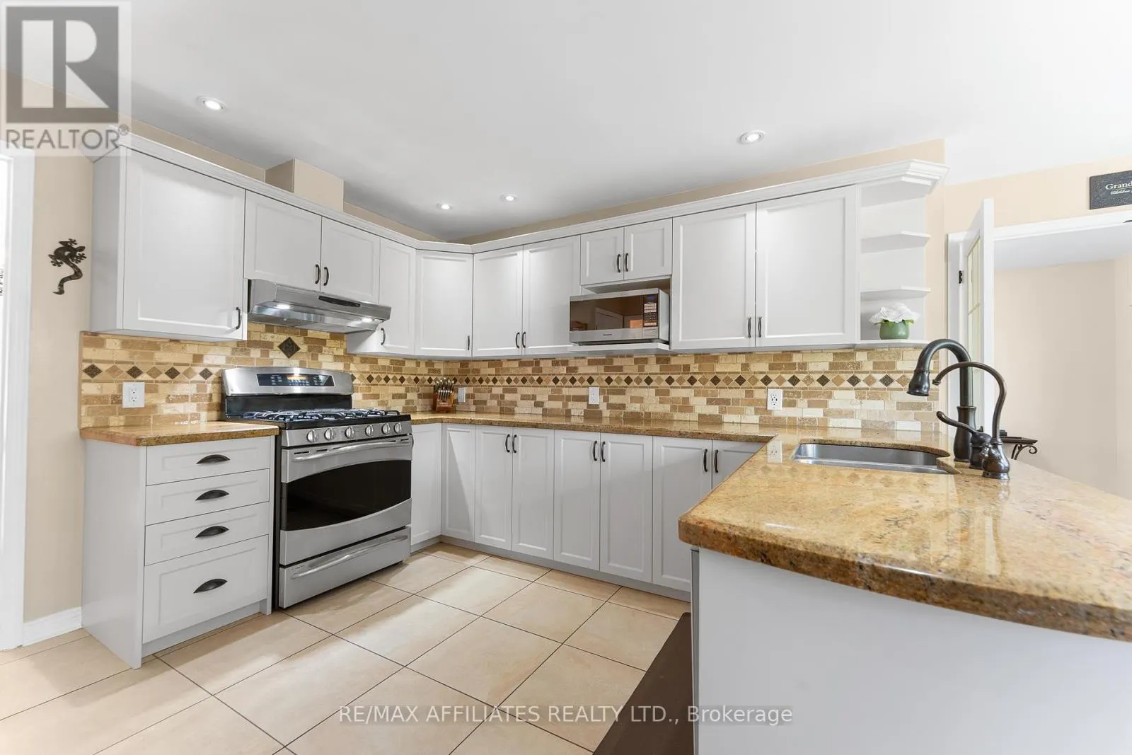 14 PANANDRICK VIEW DRIVE