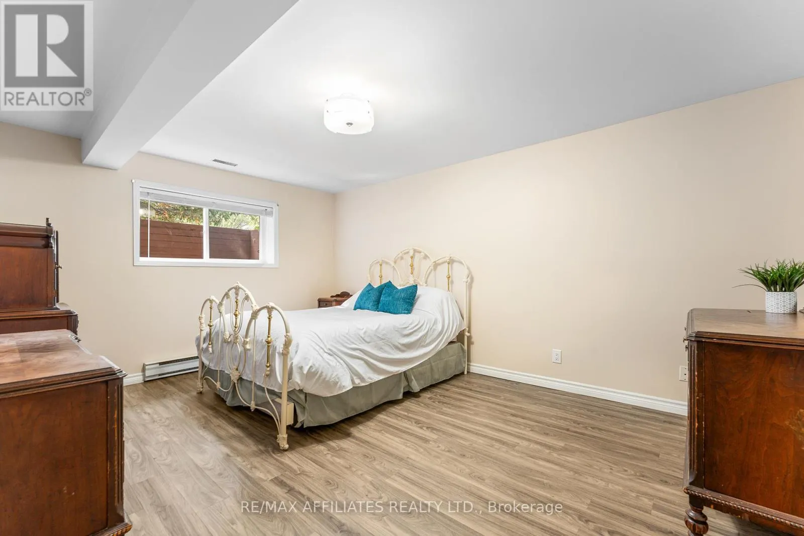 14 PANANDRICK VIEW DRIVE