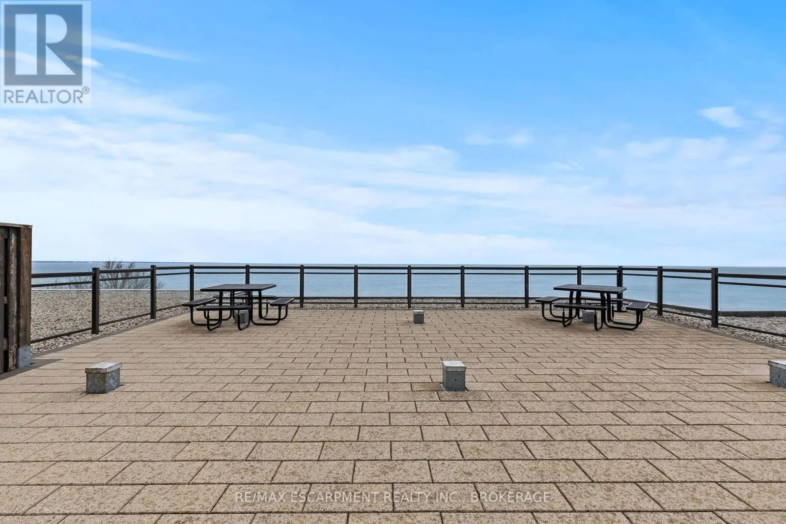 230 - 35 SOUTHSHORE CRESCENT, #230