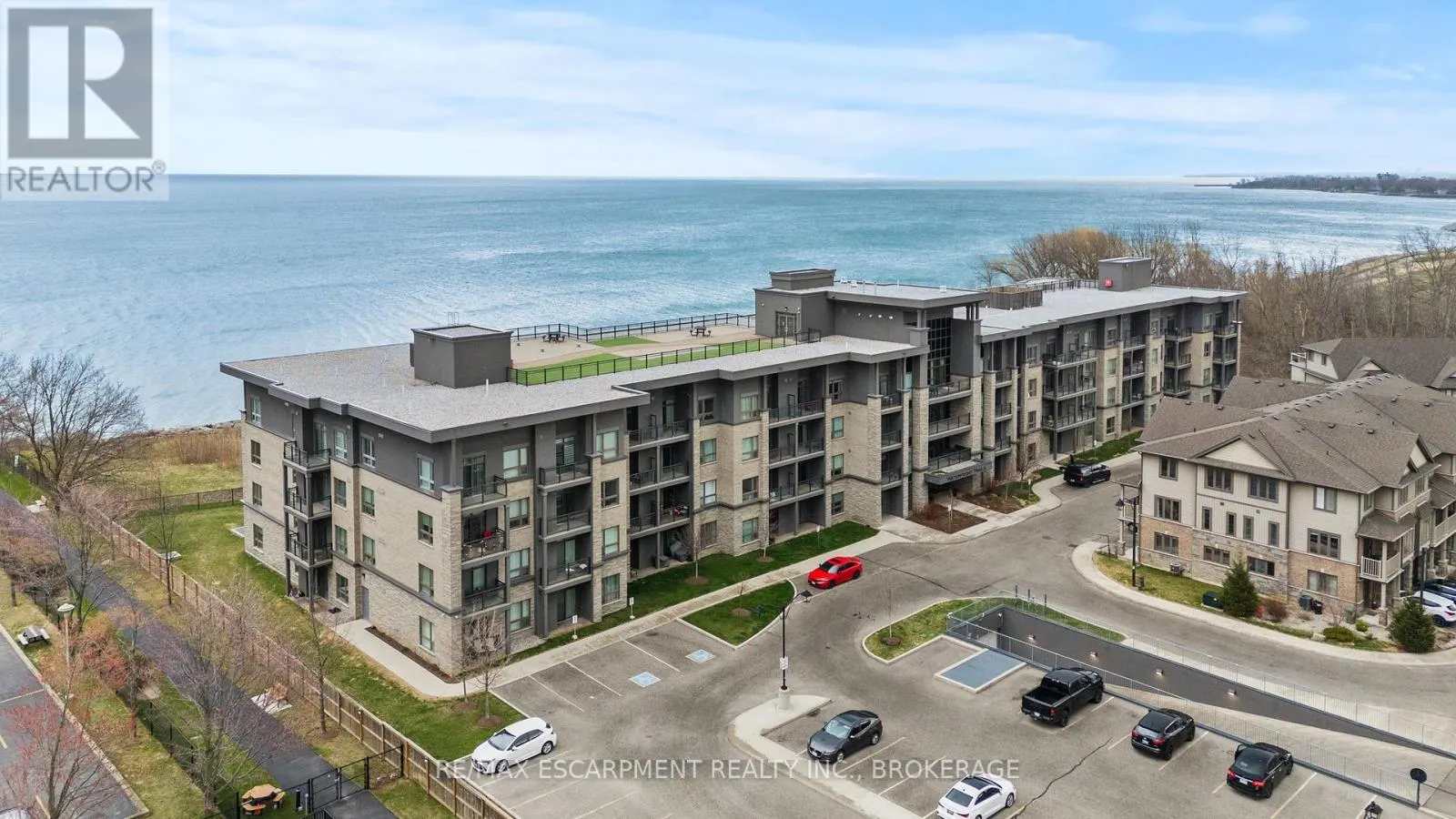230 - 35 SOUTHSHORE CRESCENT, #230