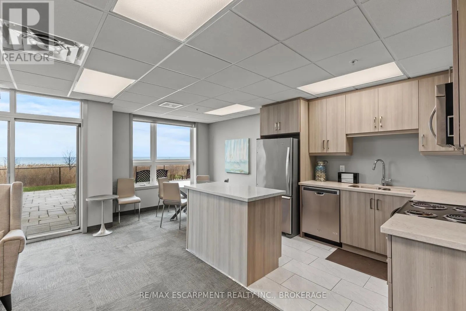 230 - 35 SOUTHSHORE CRESCENT, #230