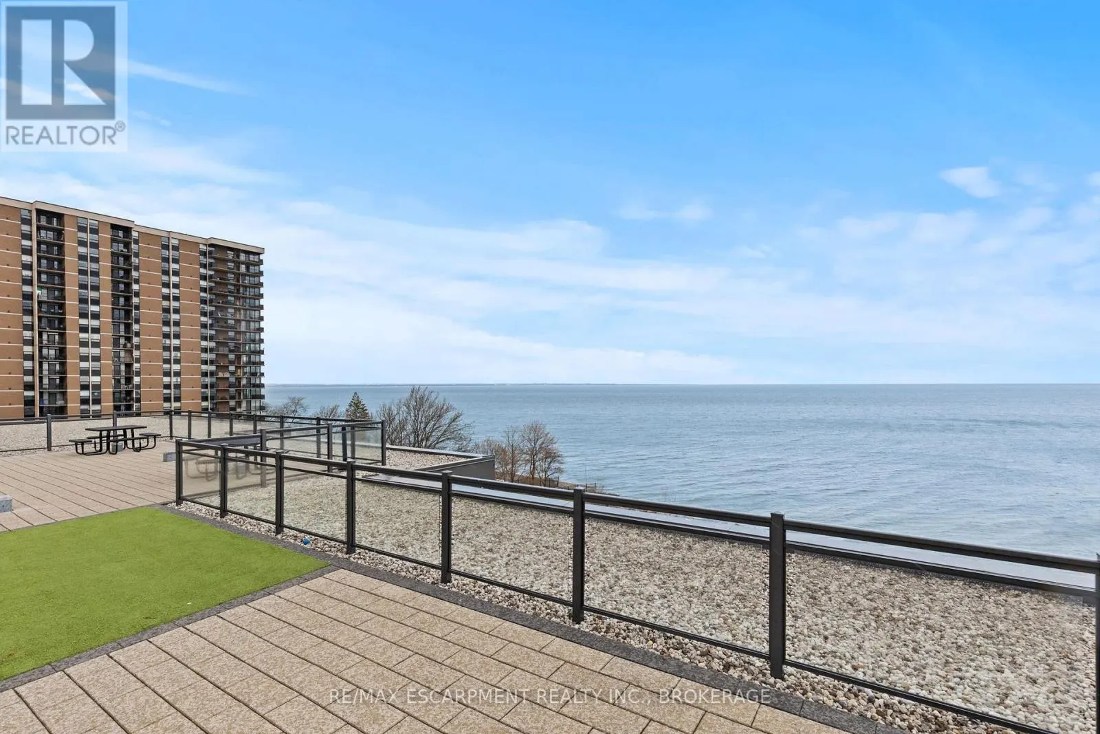230 - 35 SOUTHSHORE CRESCENT, #230