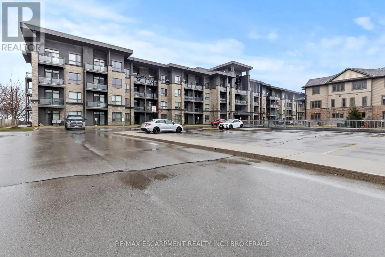 230 - 35 SOUTHSHORE CRESCENT, #230