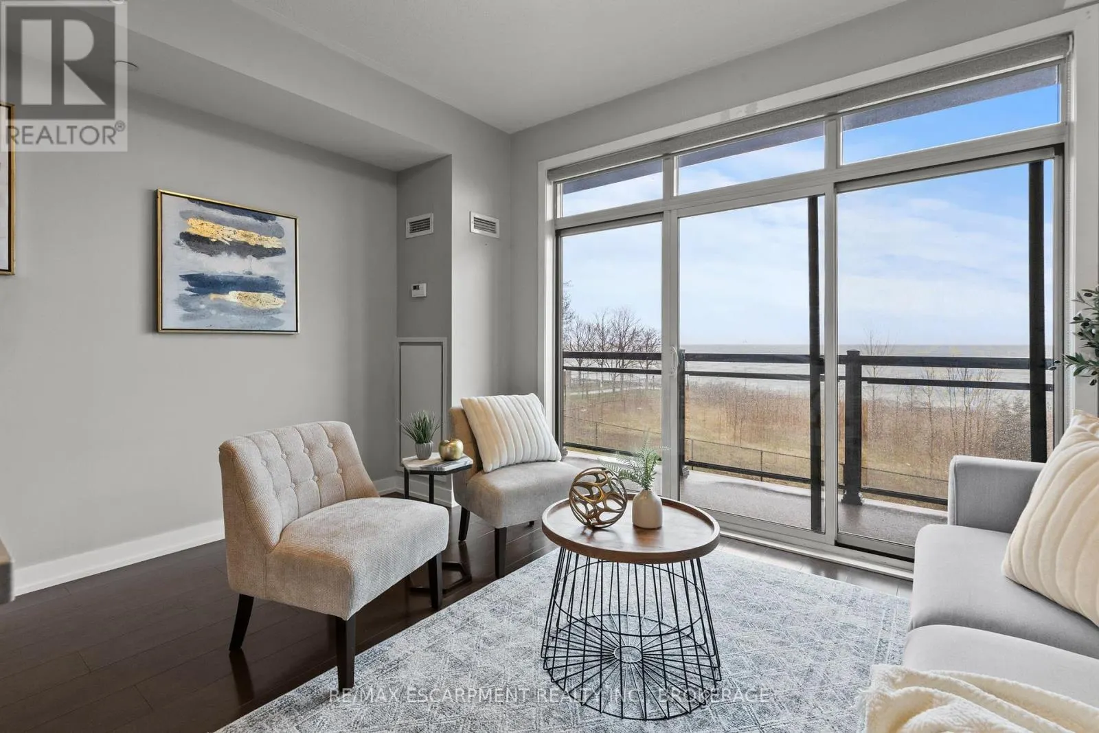 230 - 35 SOUTHSHORE CRESCENT, #230