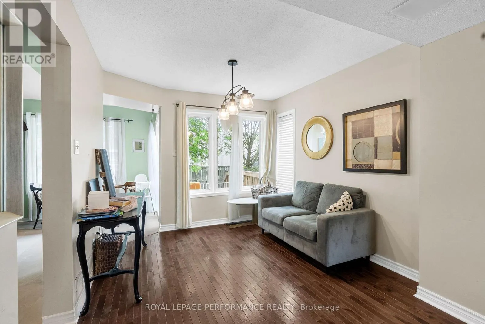 1453 LYNX CRESCENT