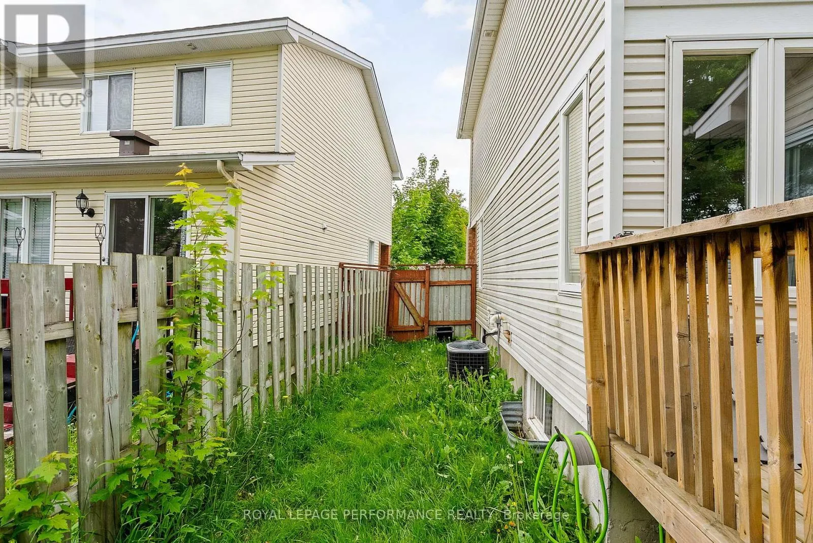 1453 LYNX CRESCENT
