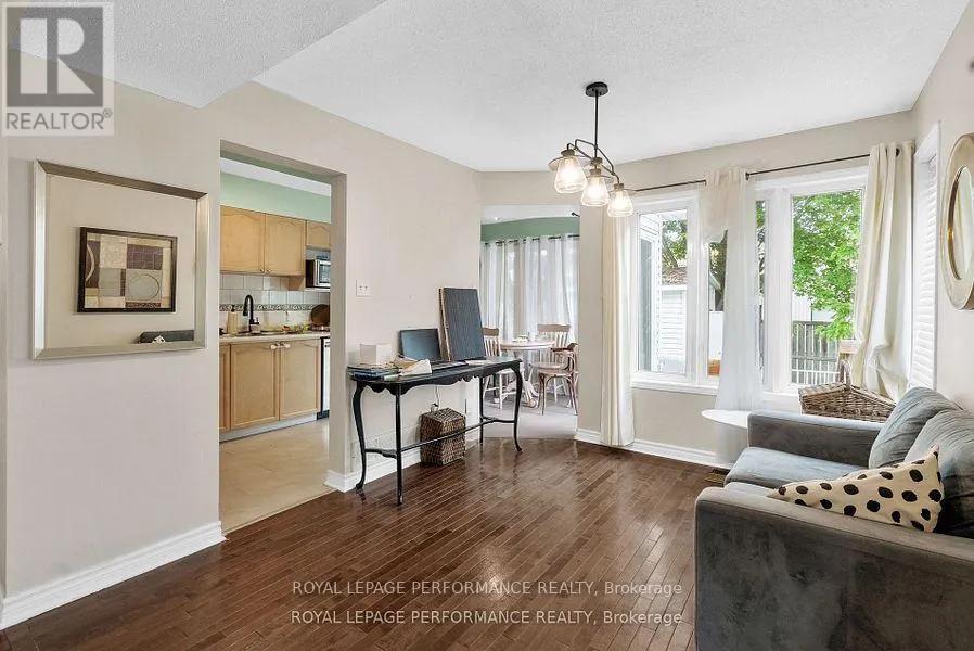 1453 LYNX CRESCENT