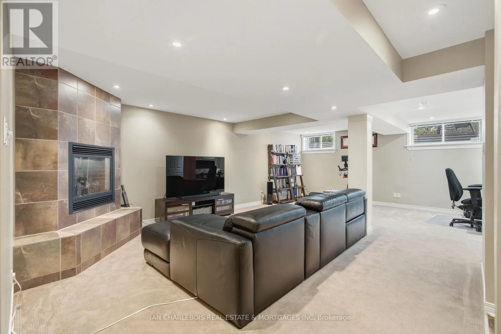 42 BELLINGHAM PLACE