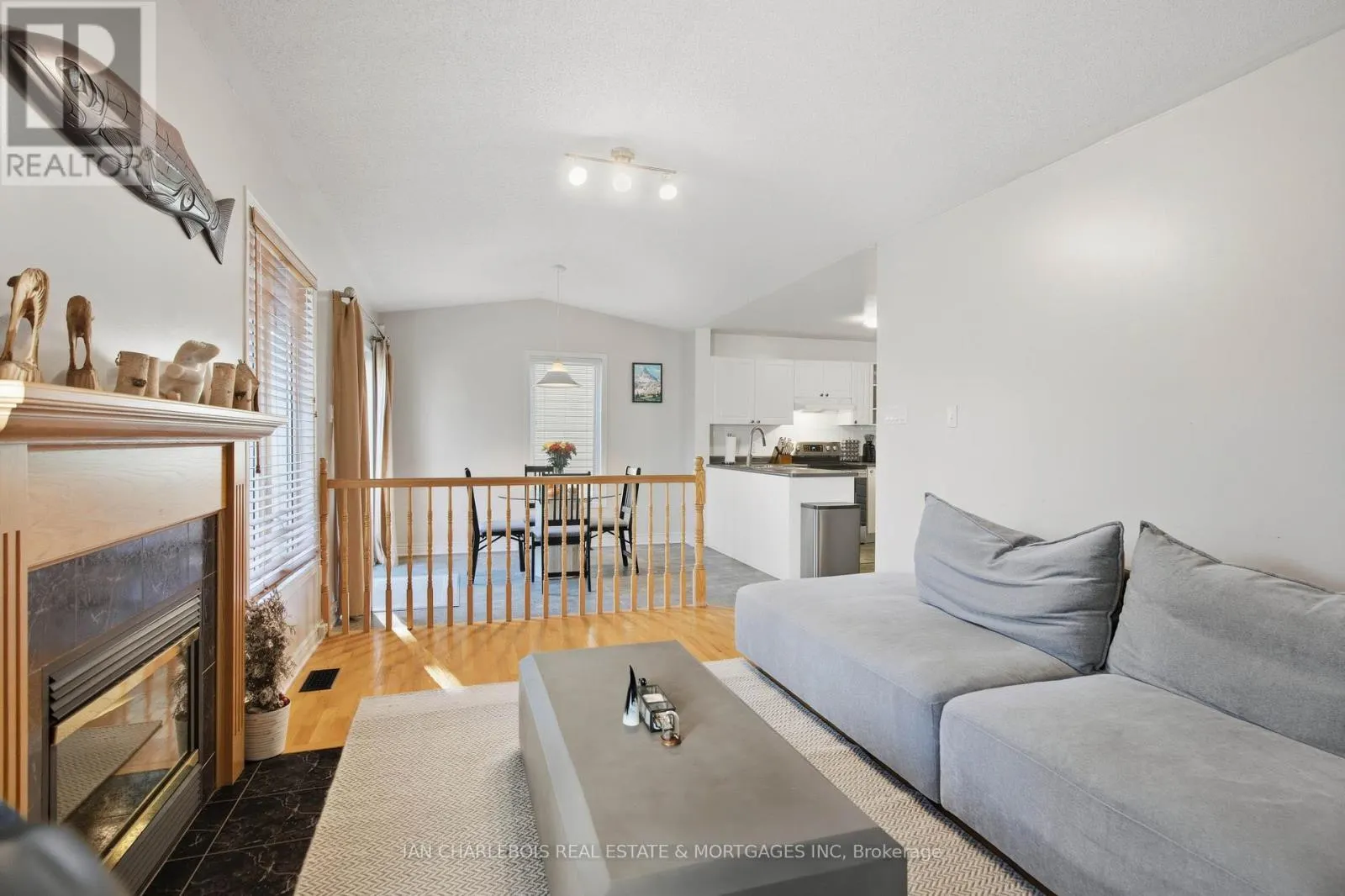 42 BELLINGHAM PLACE