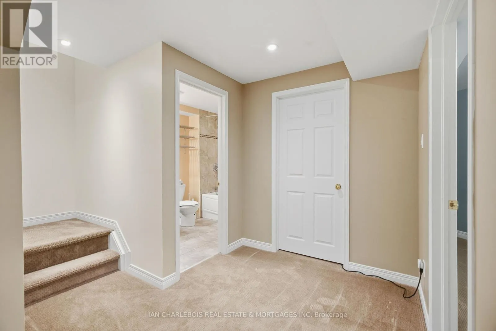 42 BELLINGHAM PLACE
