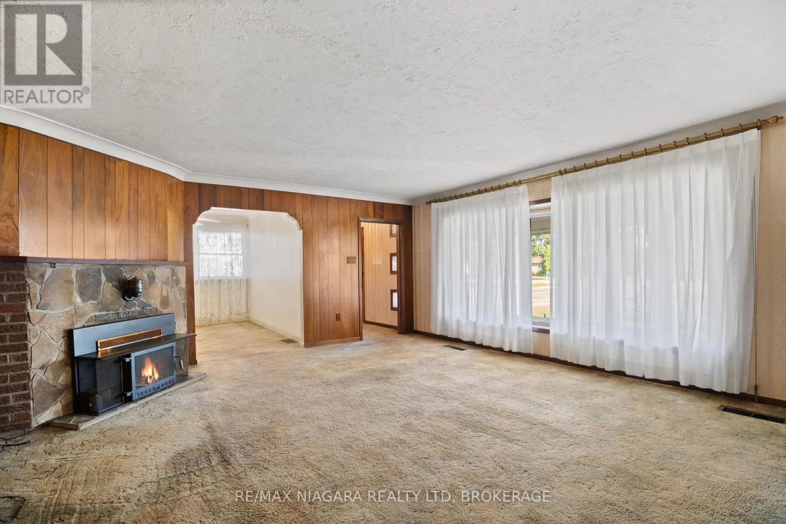 613 QUEENSTON ROAD
