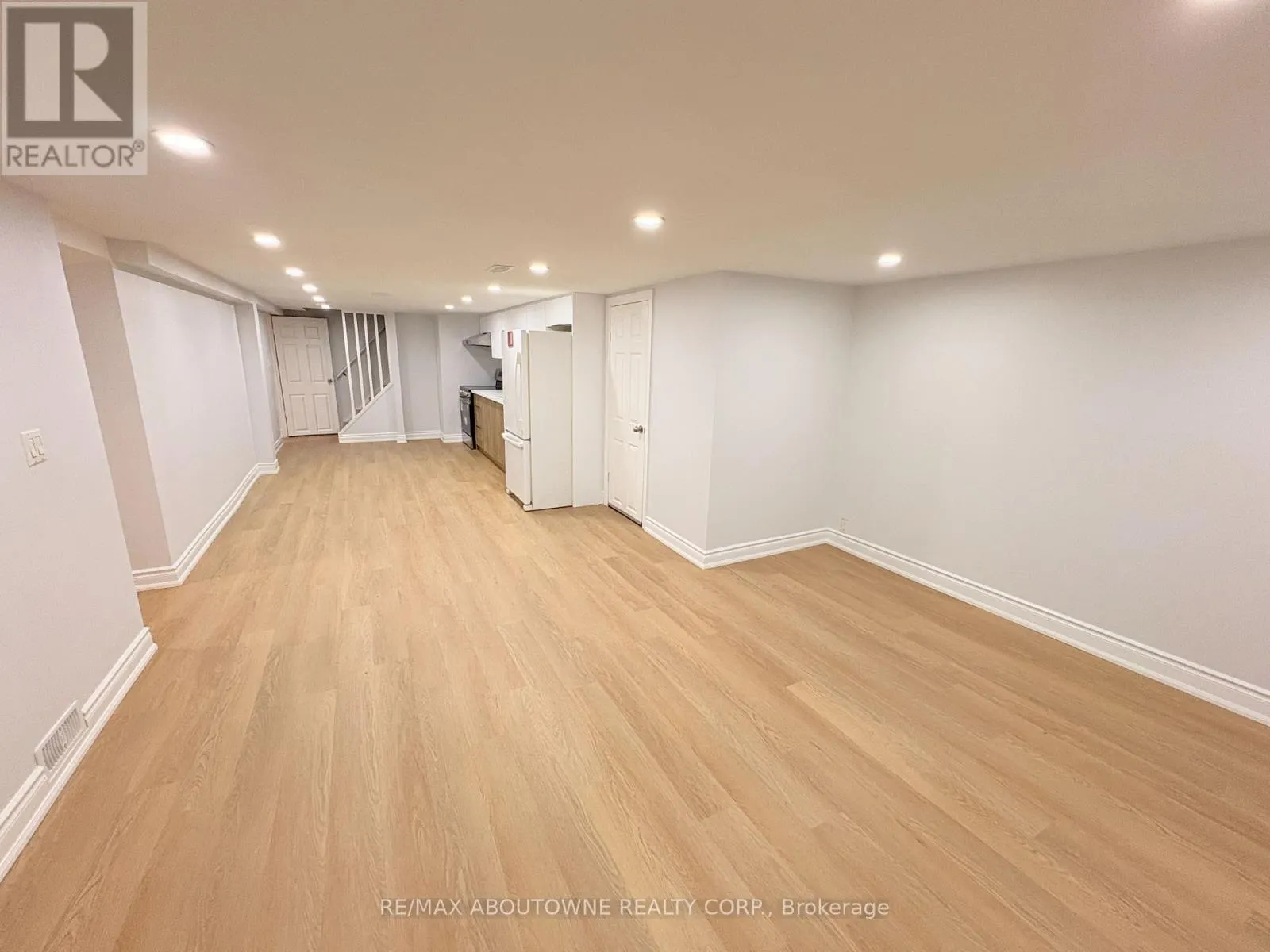 BASEMENT - 202 VICTORIA ROAD N