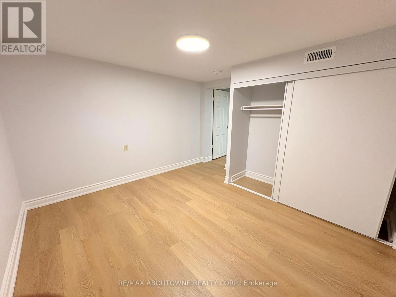 BASEMENT - 202 VICTORIA ROAD N