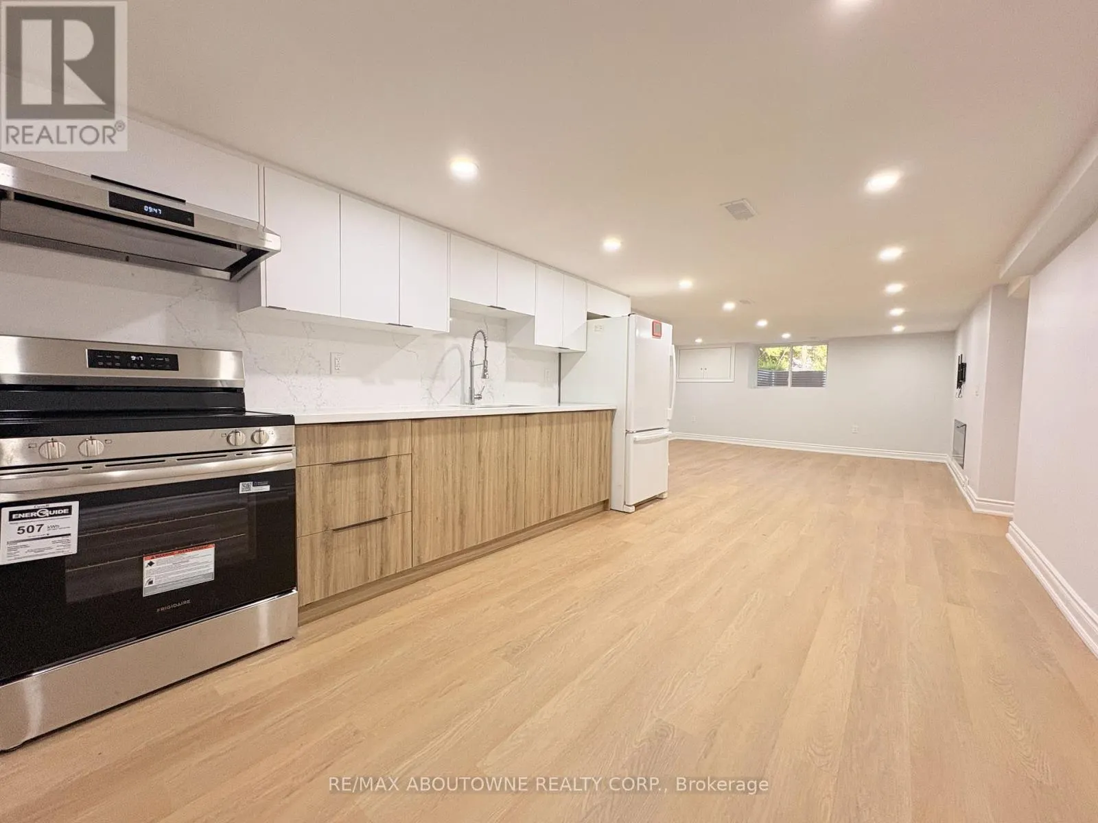 BASEMENT - 202 VICTORIA ROAD N
