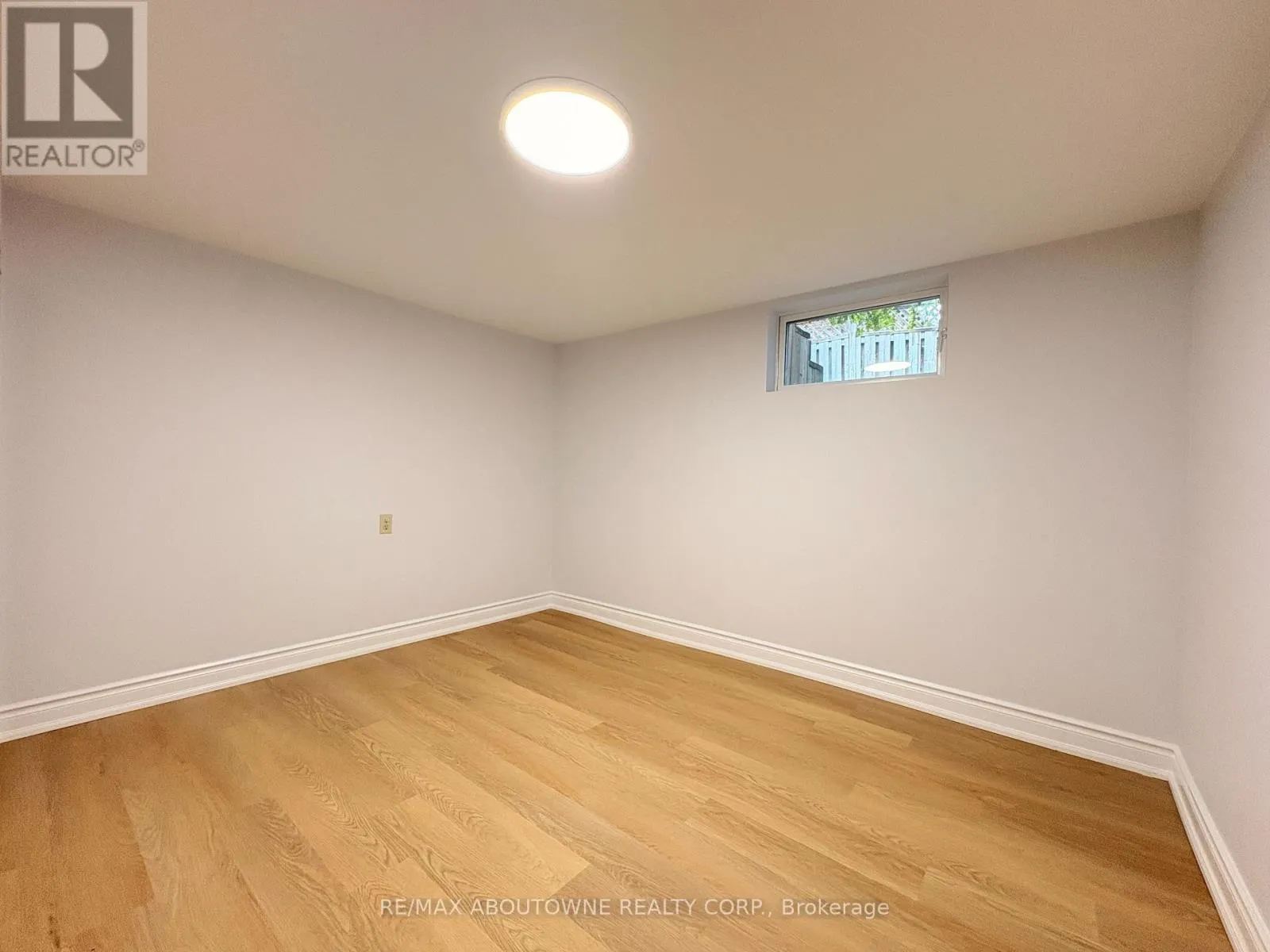 BASEMENT - 202 VICTORIA ROAD N