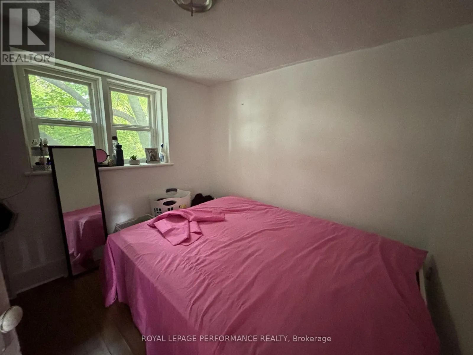 345 GLOUCESTER ST N STREET N
