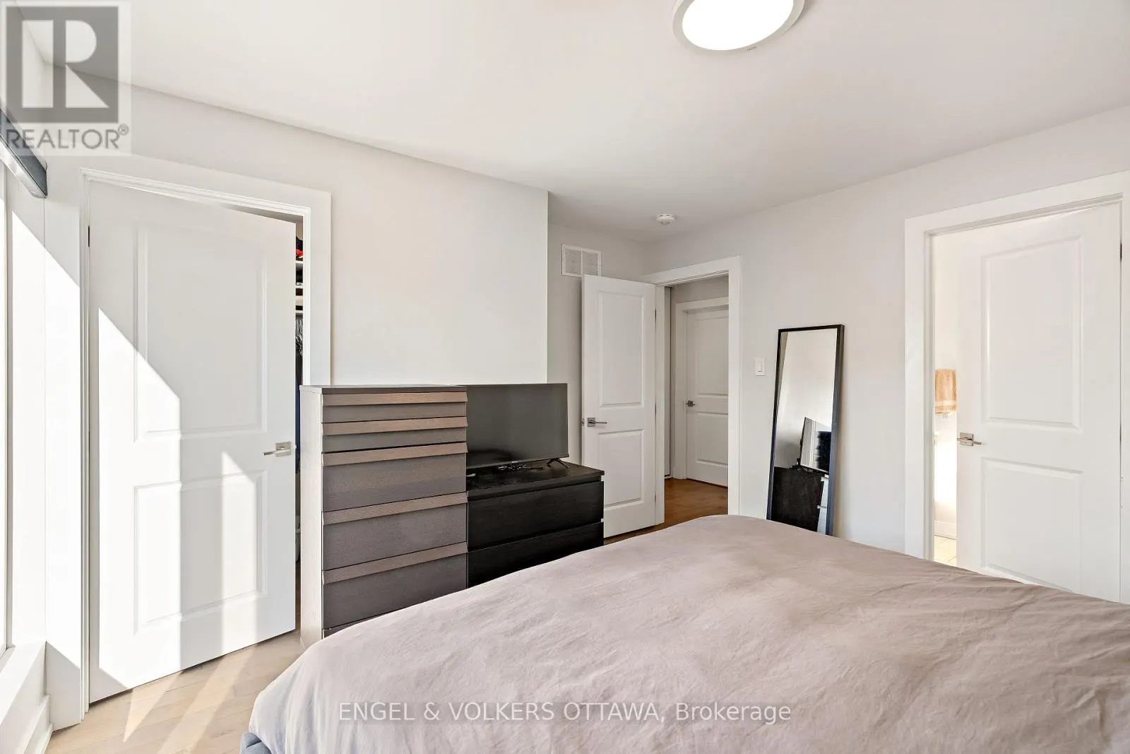 68 JOLLIET AVENUE