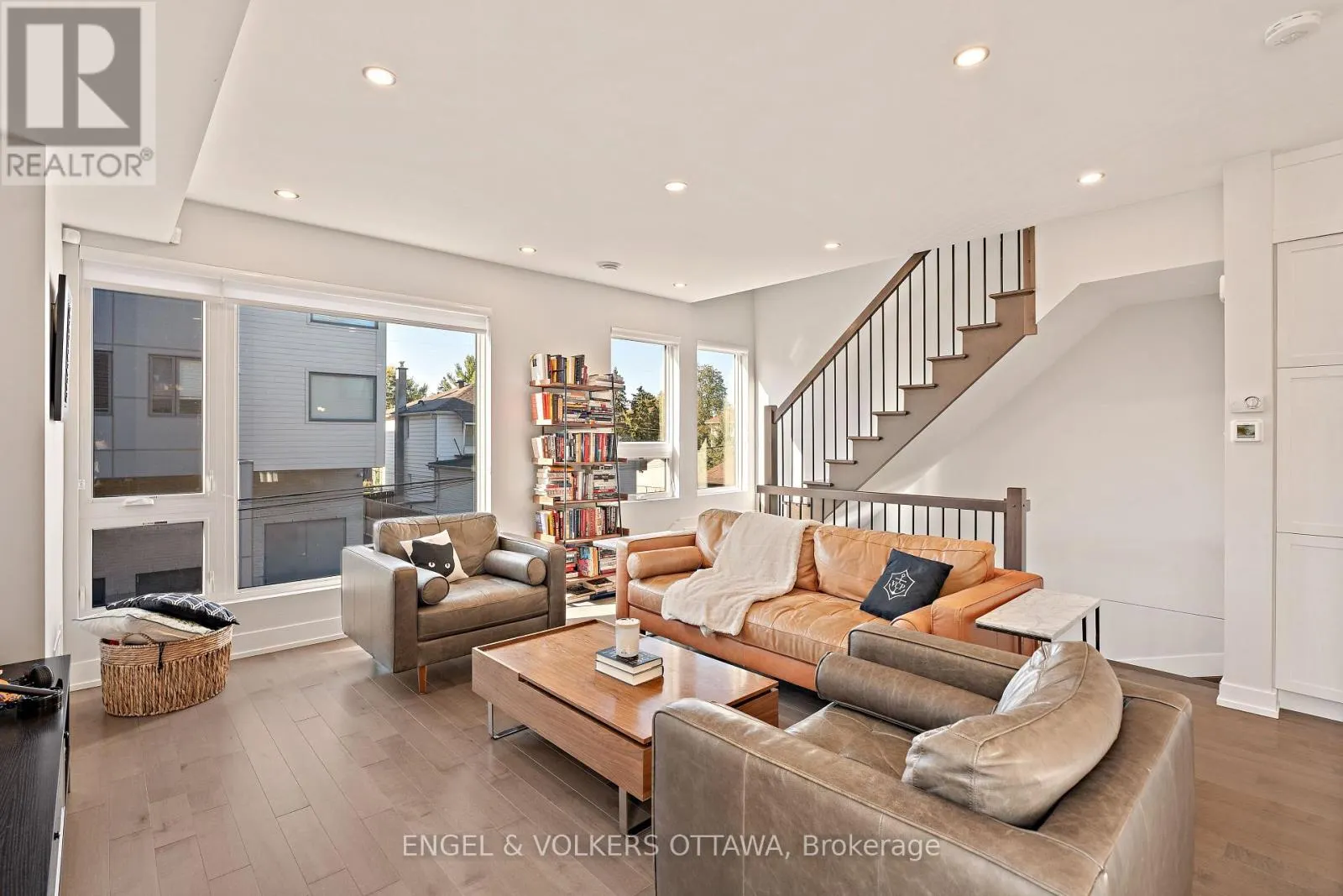 68 JOLLIET AVENUE