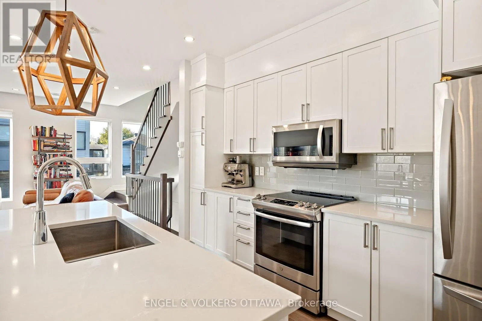 68 JOLLIET AVENUE