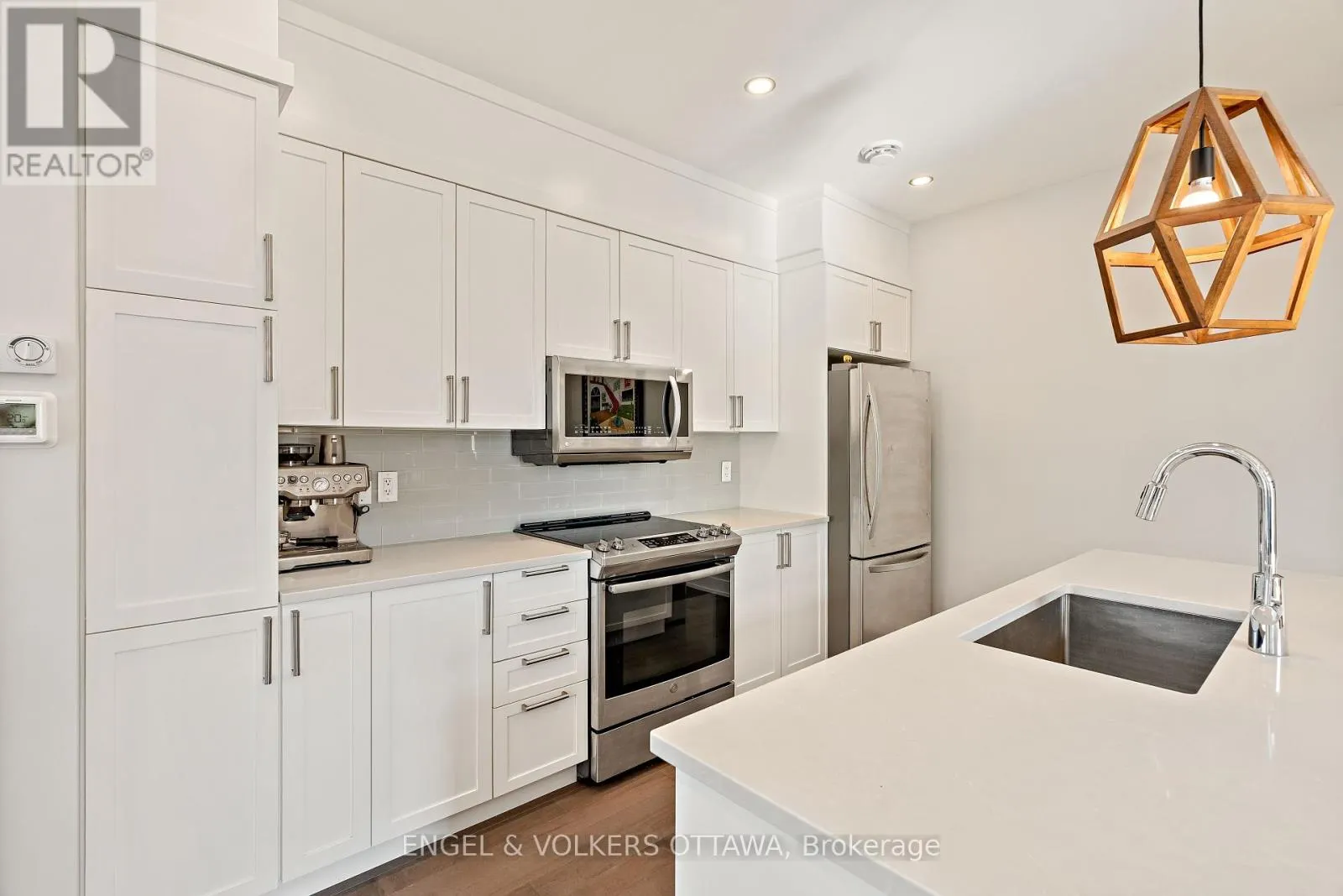 68 JOLLIET AVENUE