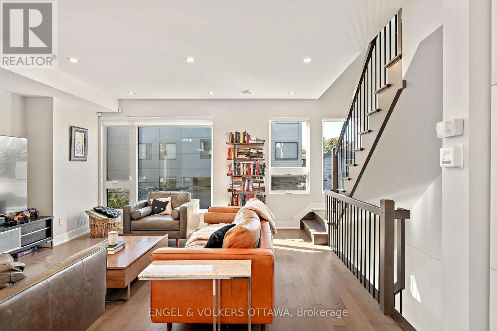 68 JOLLIET AVENUE