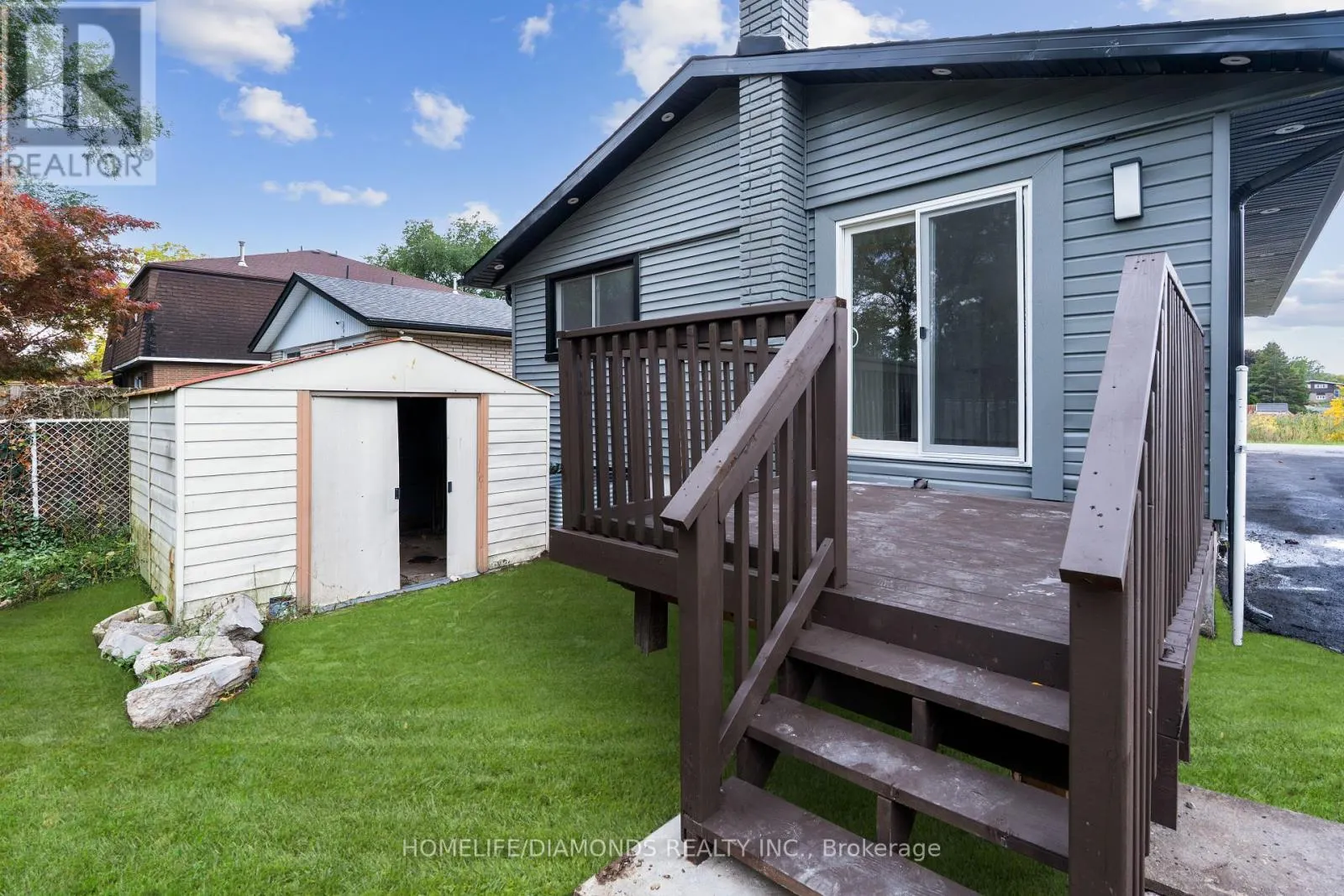 210 MACKAN STREET