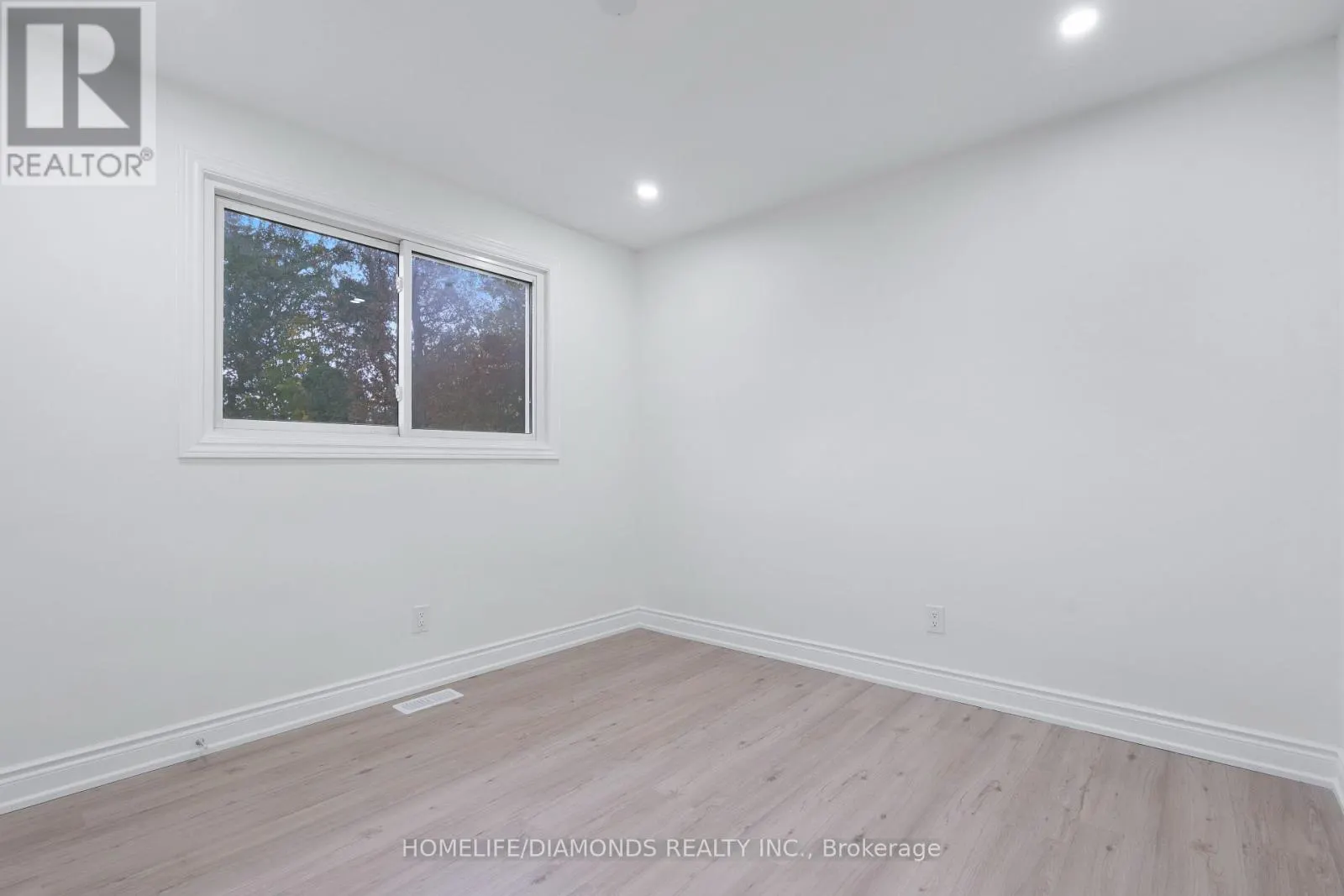 210 MACKAN STREET