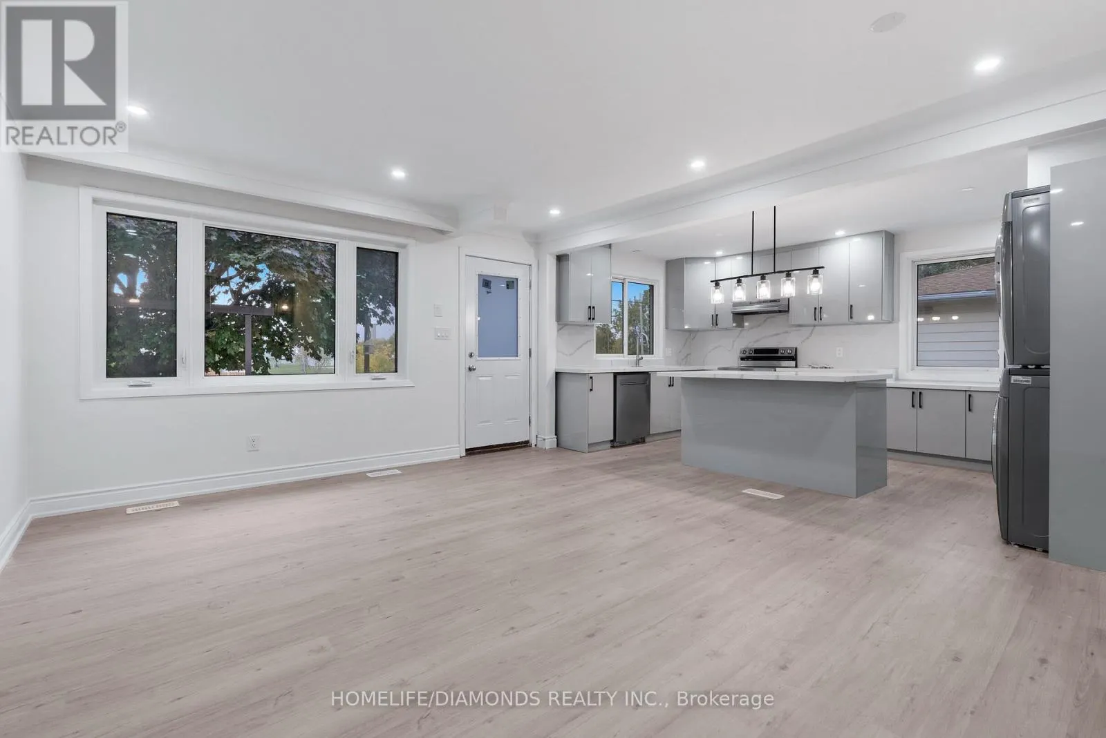 210 MACKAN STREET
