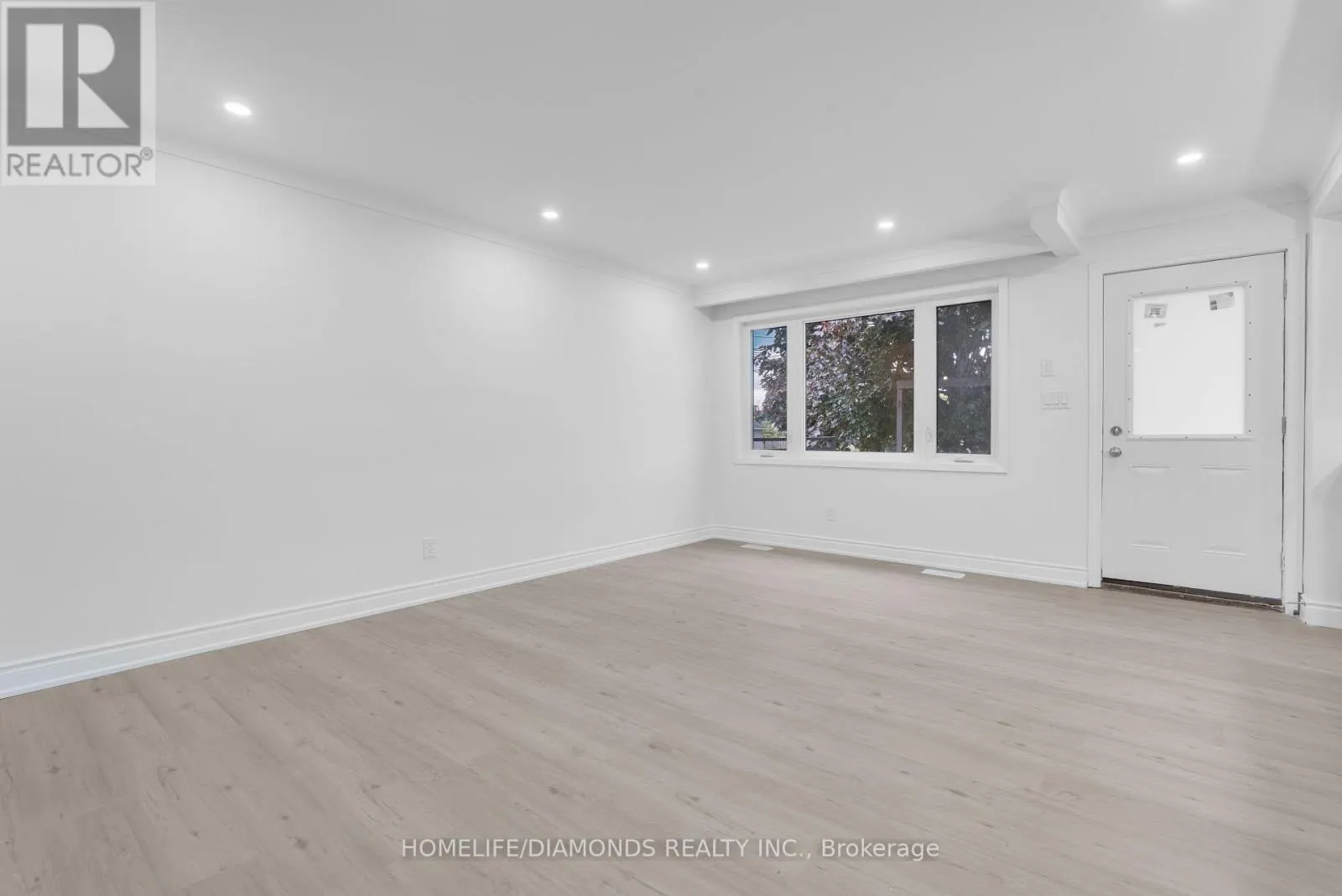 210 MACKAN STREET