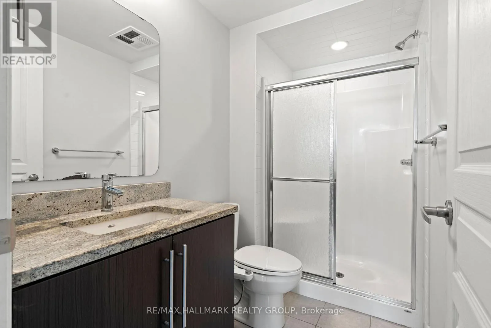 406 - 238 BESSERER STREET