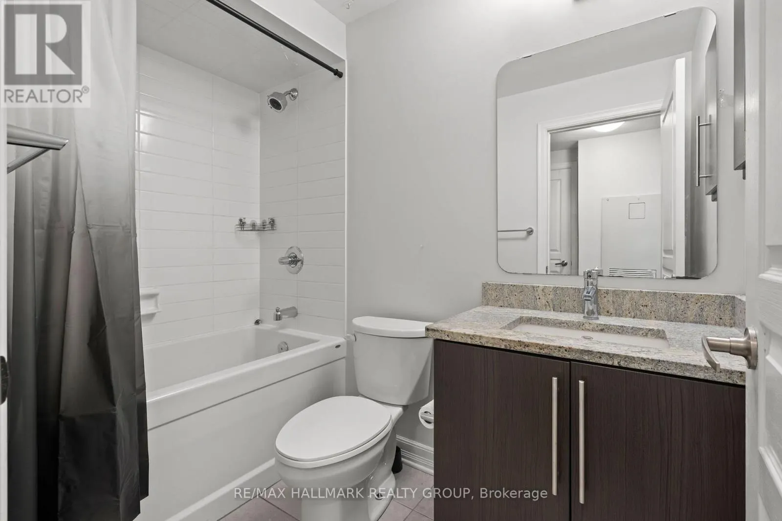 406 - 238 BESSERER STREET