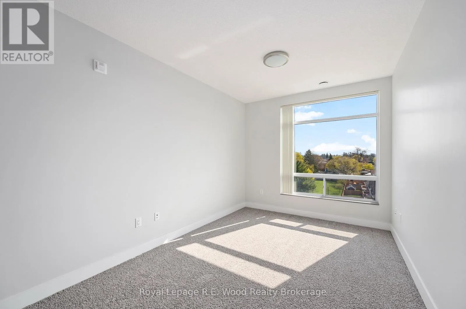 101 - 98 KING STREET, #101