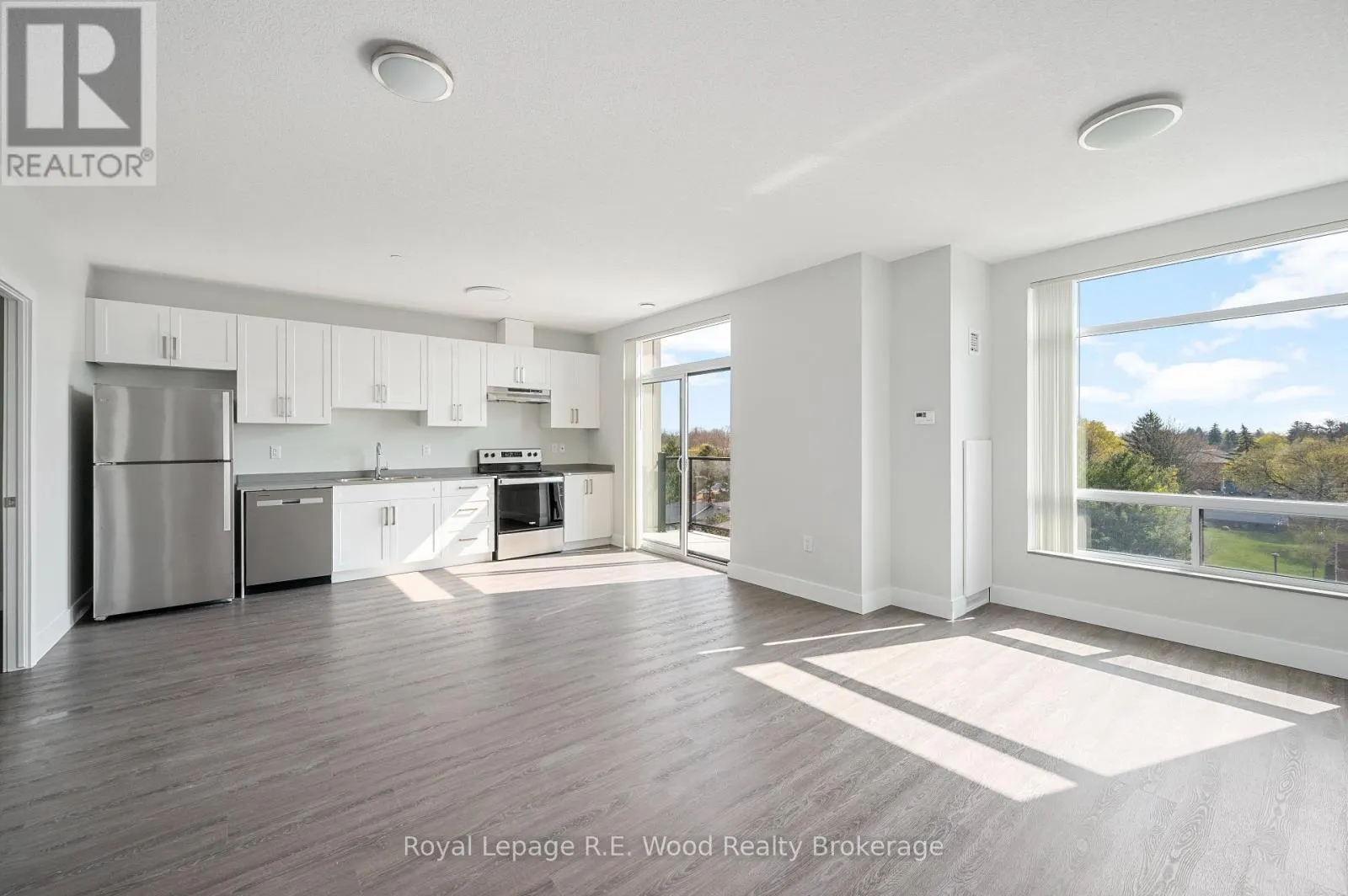 101 - 98 KING STREET, #101