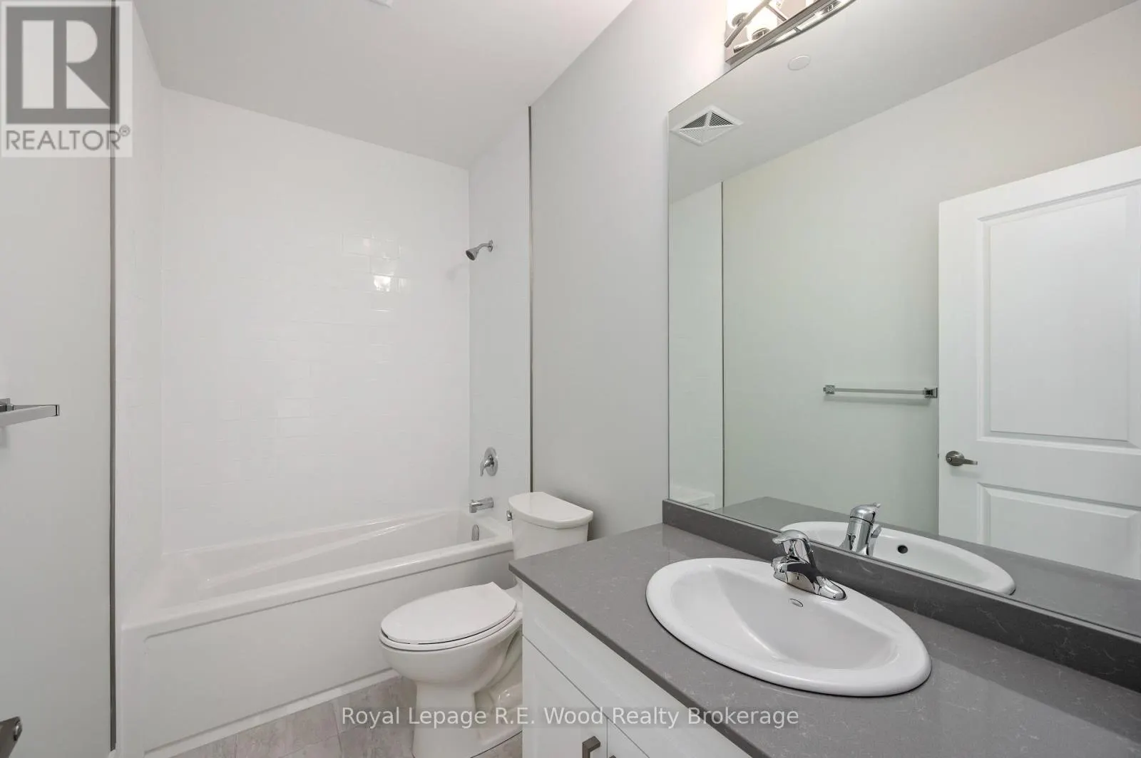 101 - 98 KING STREET, #101