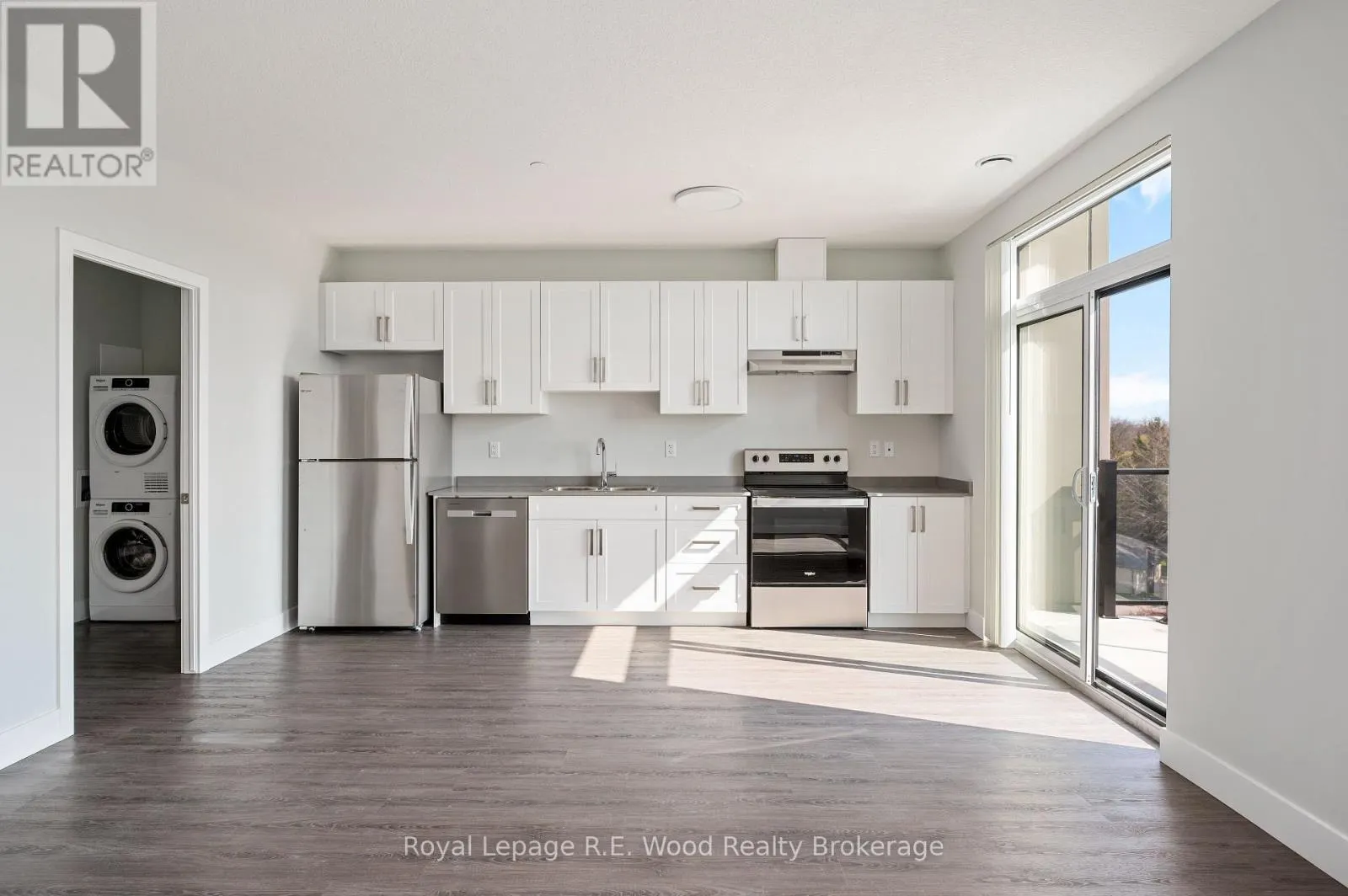 101 - 98 KING STREET, #101