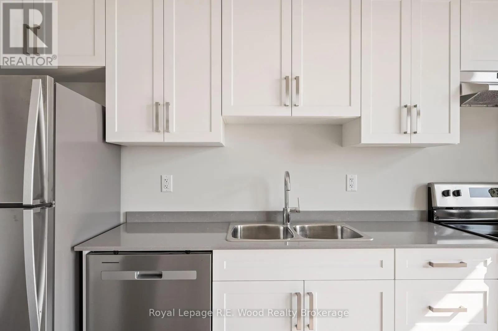 101 - 98 KING STREET, #101
