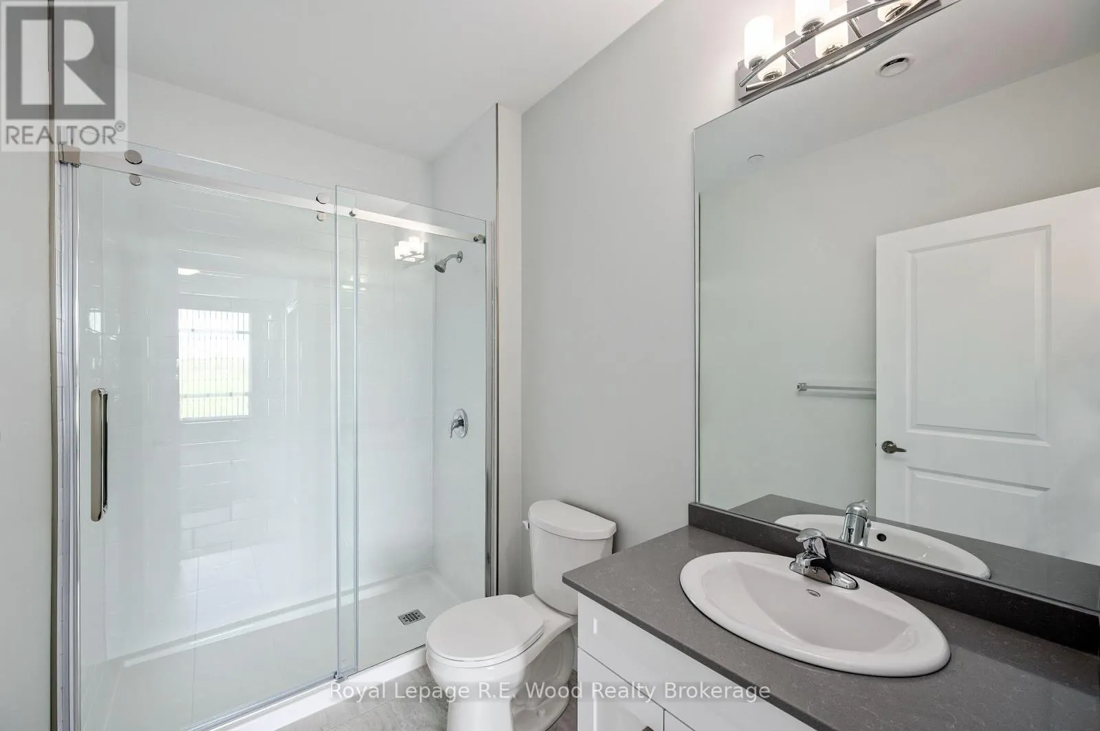 102 - 11 JANE STREET, #102