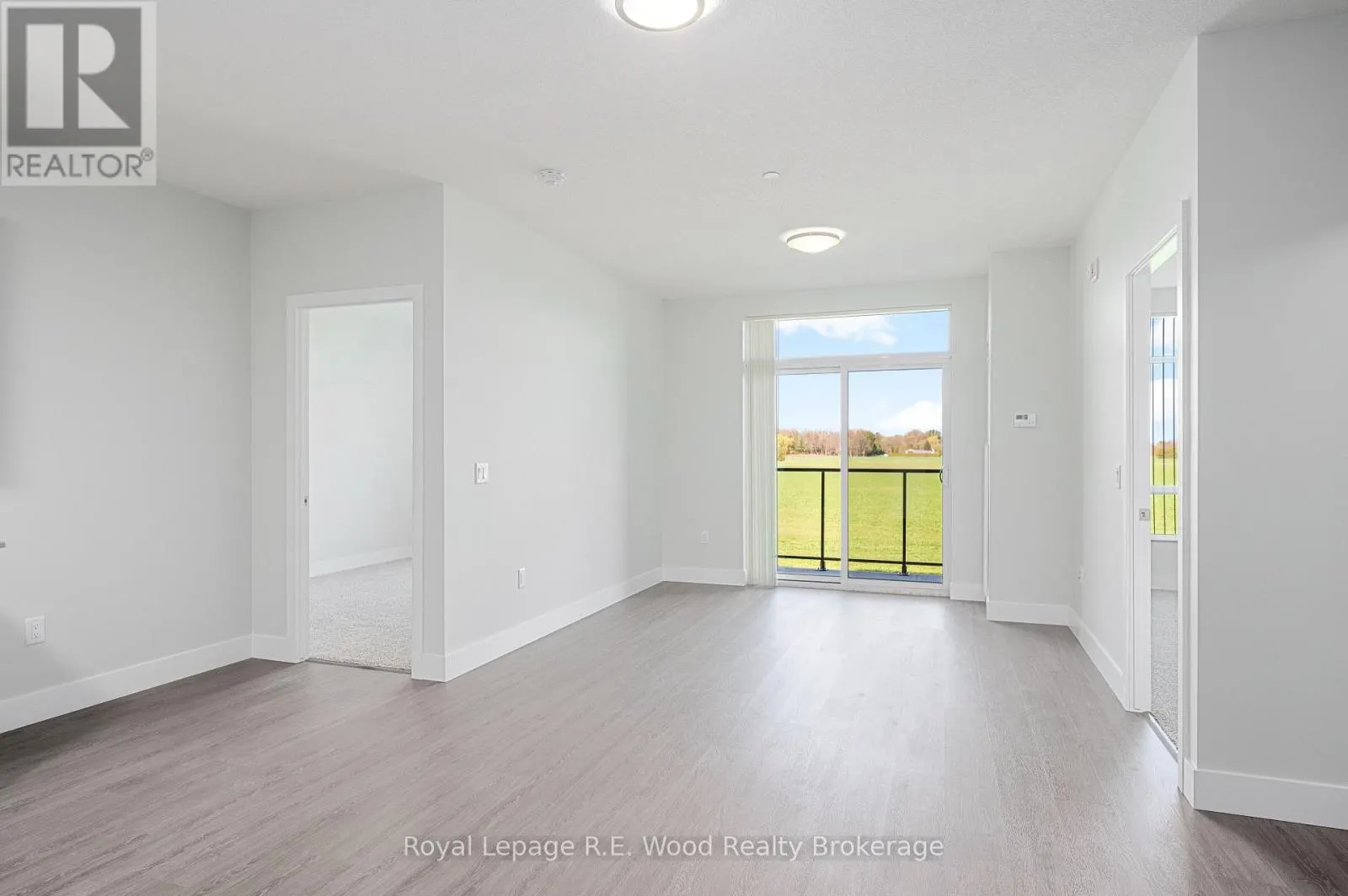 102 - 11 JANE STREET, #102