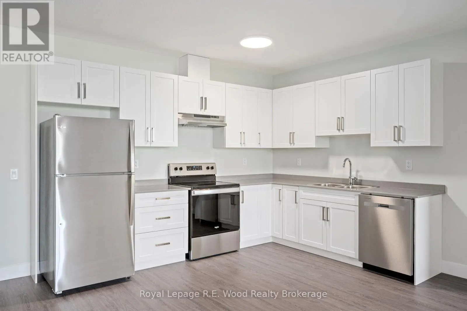 102 - 11 JANE STREET, #102