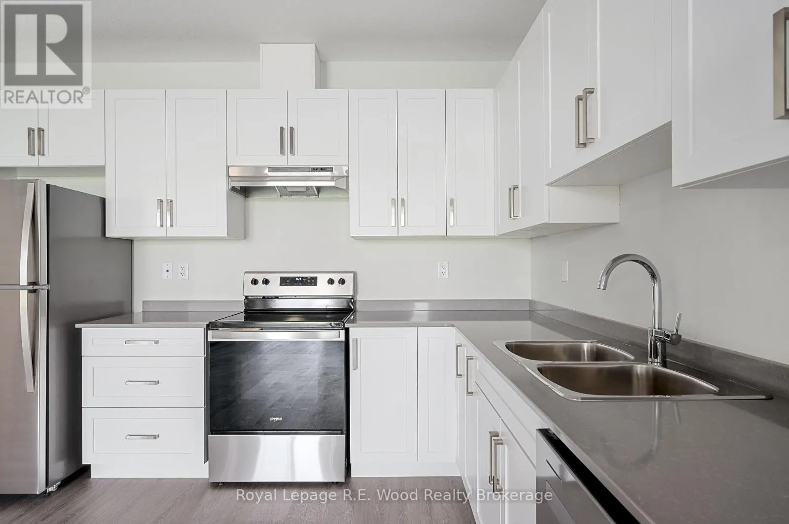 102 - 11 JANE STREET, #102
