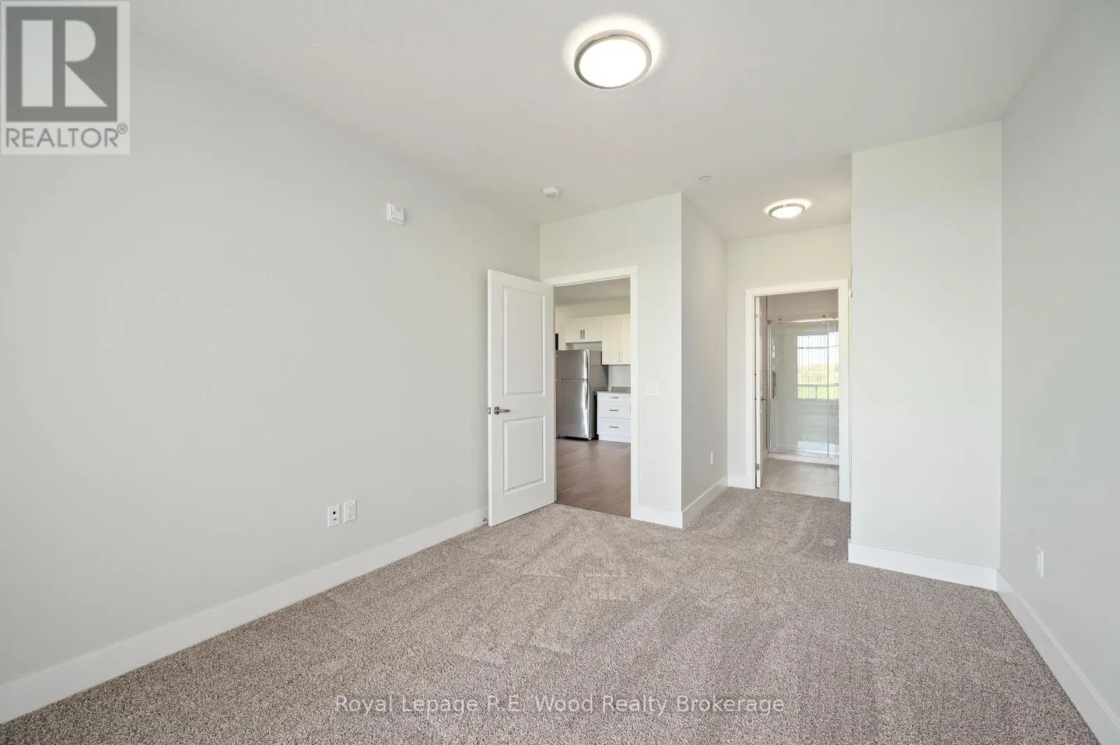 102 - 11 JANE STREET, #102