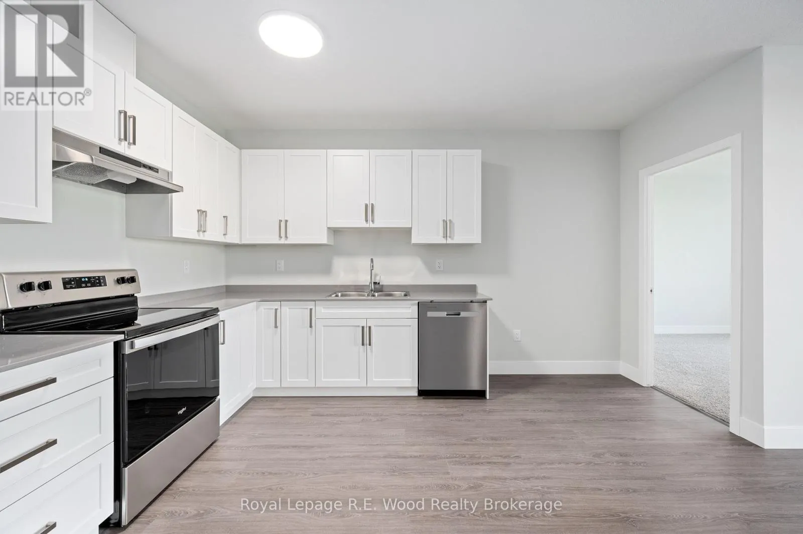 102 - 11 JANE STREET, #102