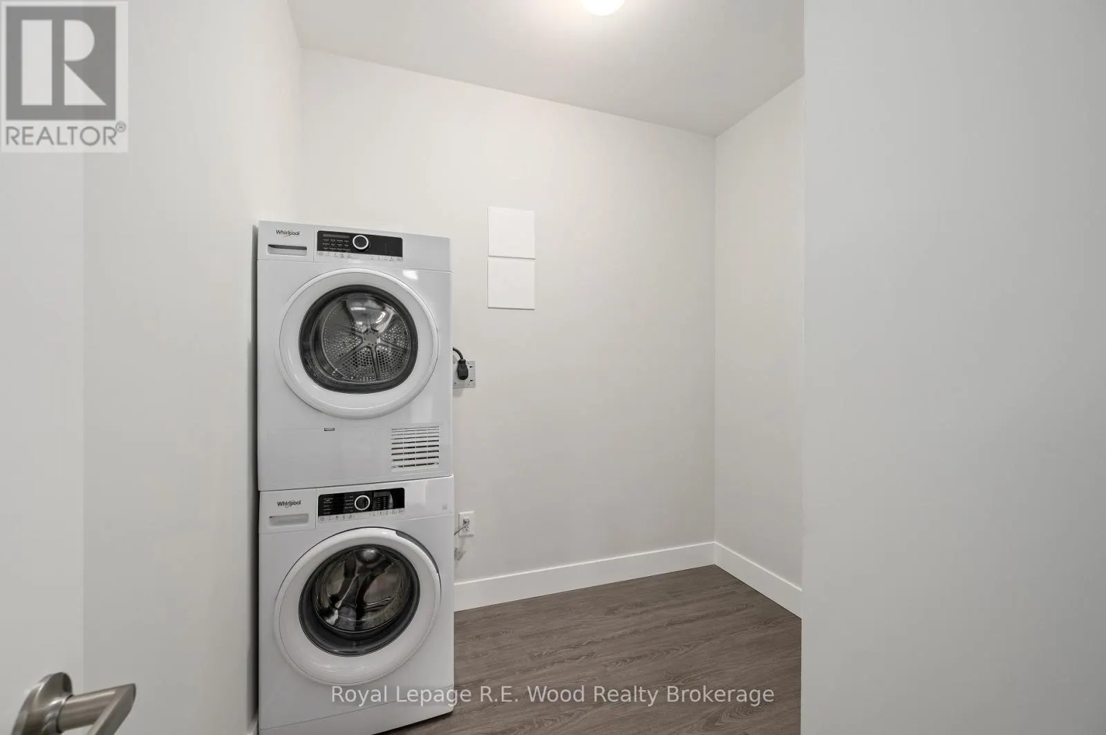 102 - 11 JANE STREET, #102