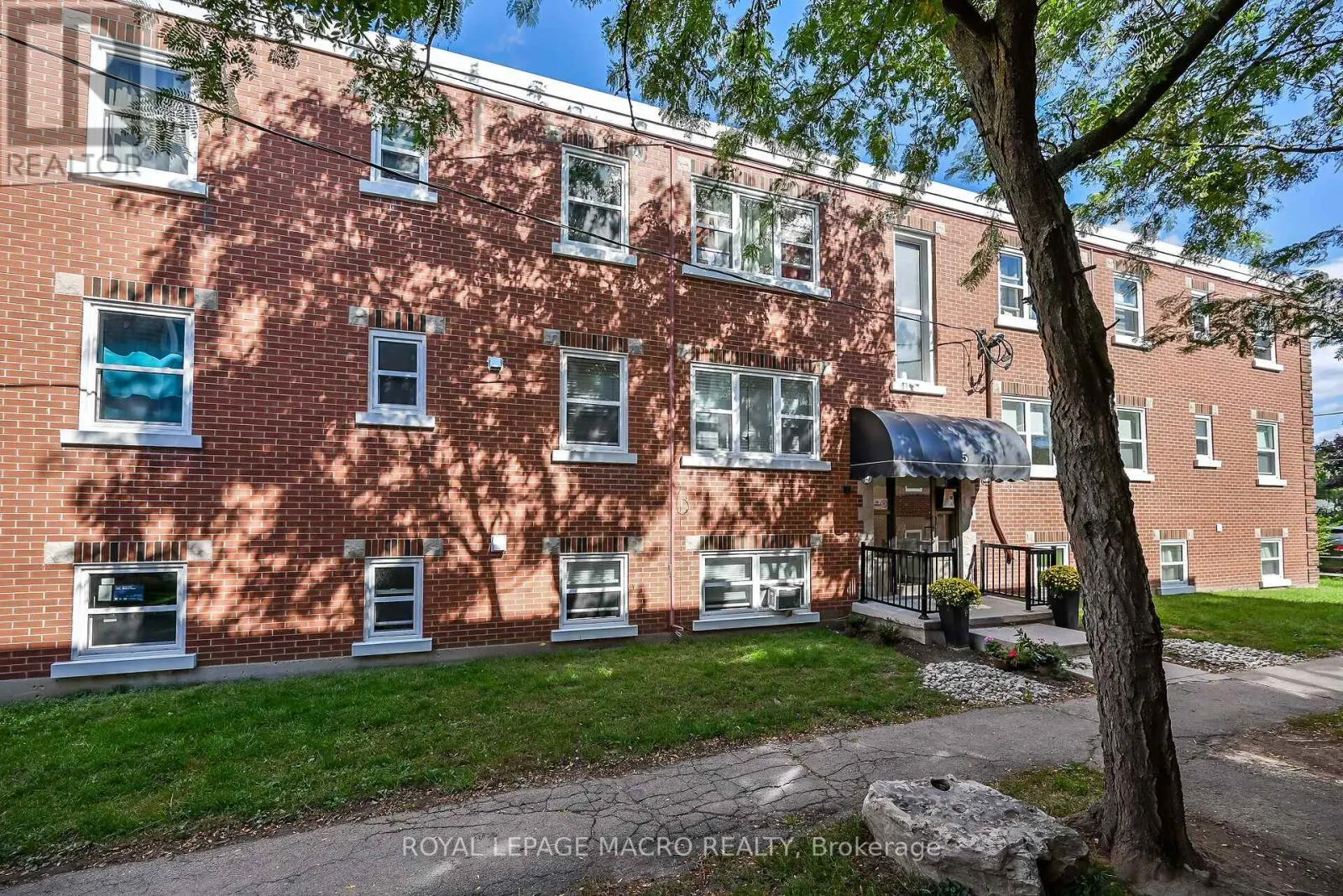 1 - 5 APPLEWOOD AVENUE