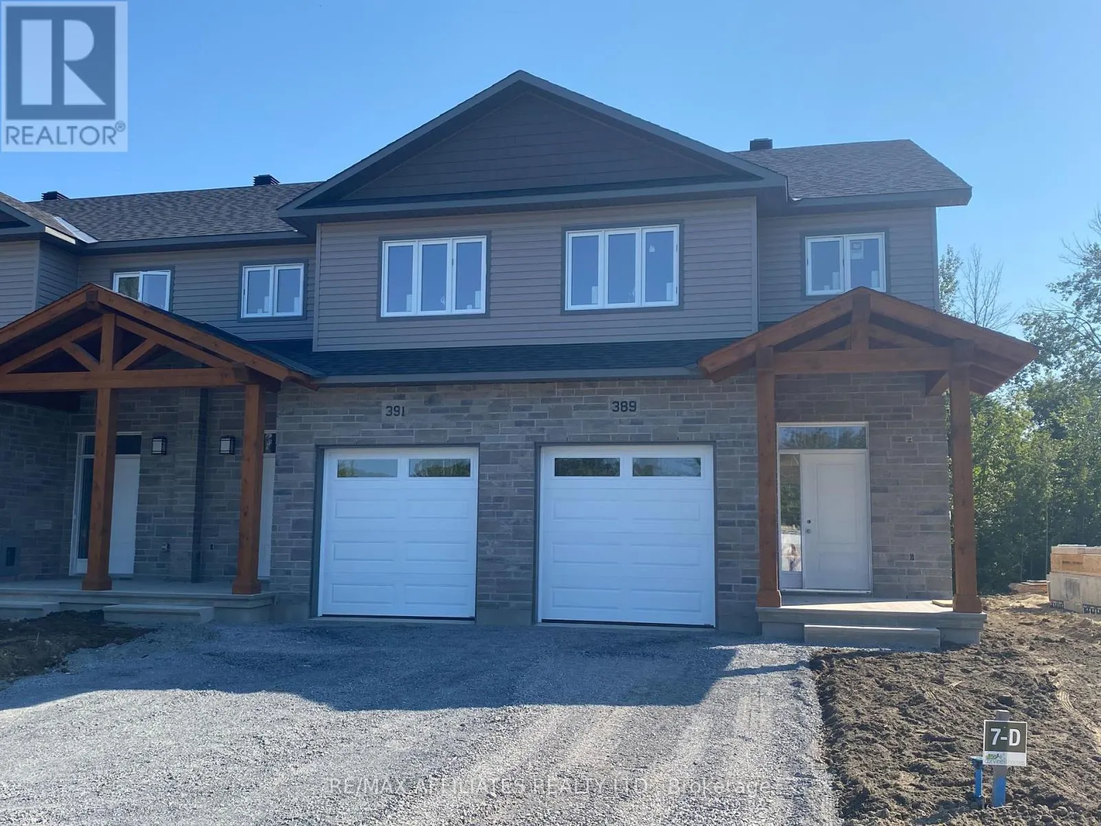 353 VOYAGEUR PLACE