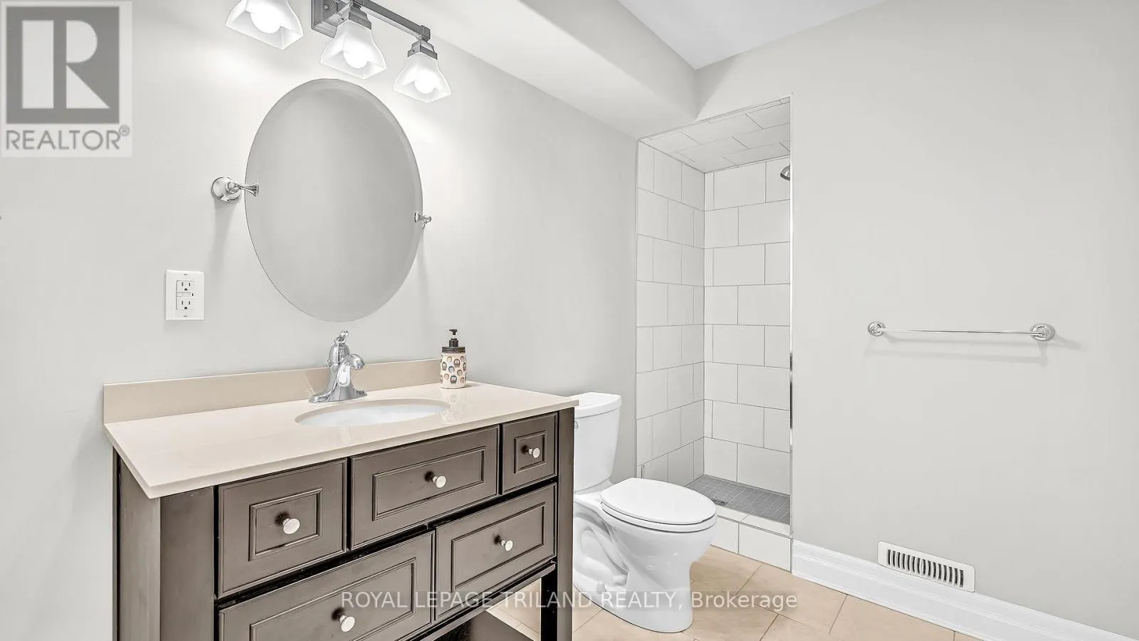 40 - 1630 SHORE ROAD, #40